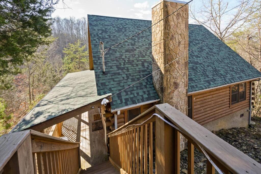 Beautiful 2 Bed Cabin With Hot Tub And Resort Pool Sevierville Ngoại thất bức ảnh
