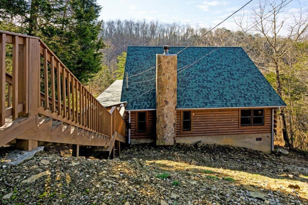 Beautiful 2 Bed Cabin With Hot Tub And Resort Pool Sevierville Ngoại thất bức ảnh