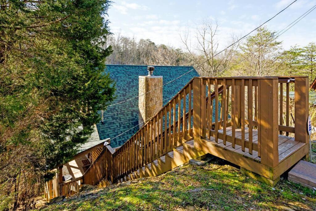 Beautiful 2 Bed Cabin With Hot Tub And Resort Pool Sevierville Ngoại thất bức ảnh