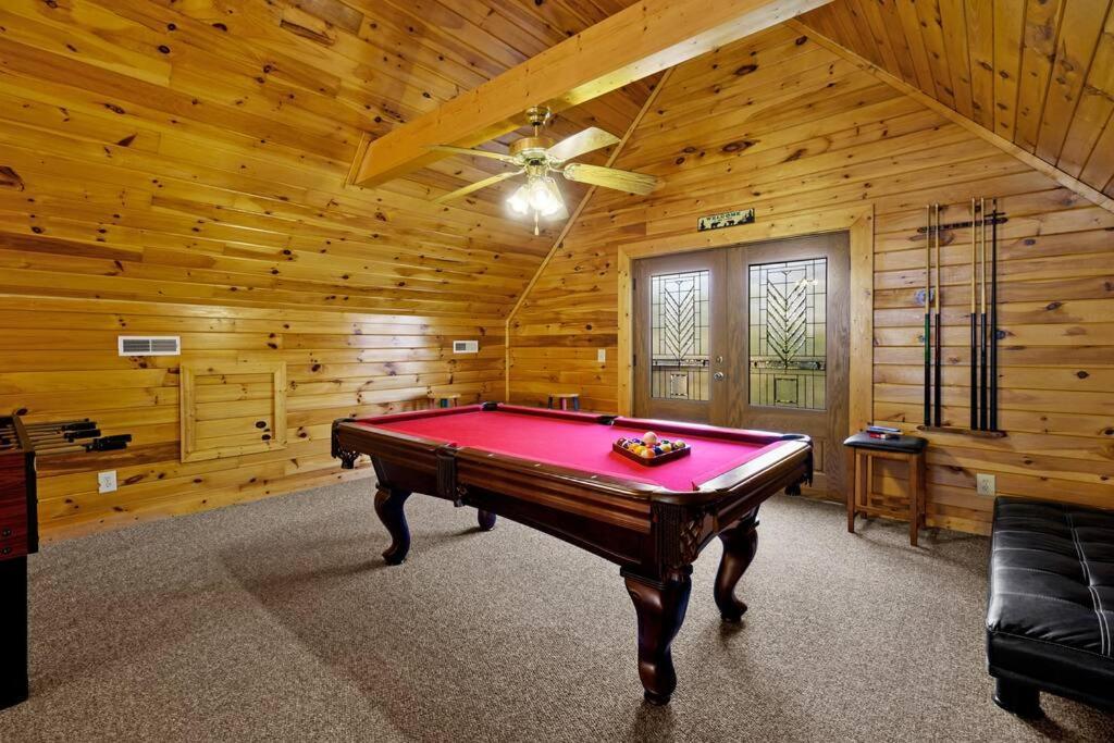 Beautiful 2 Bed Cabin With Hot Tub And Resort Pool Sevierville Ngoại thất bức ảnh