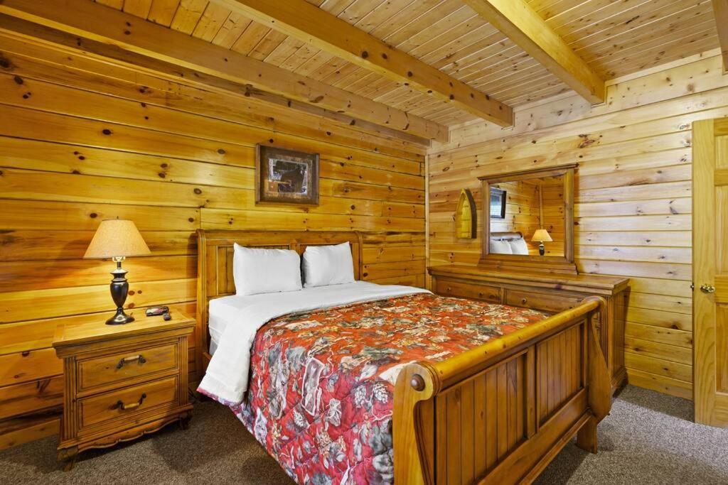 Beautiful 2 Bed Cabin With Hot Tub And Resort Pool Sevierville Ngoại thất bức ảnh