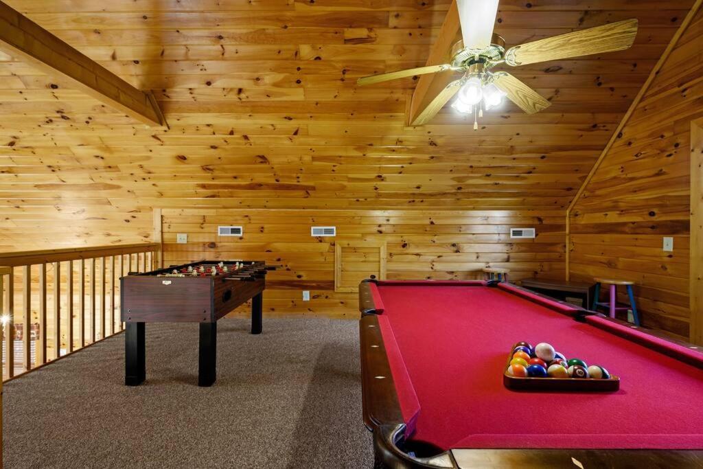 Beautiful 2 Bed Cabin With Hot Tub And Resort Pool Sevierville Ngoại thất bức ảnh